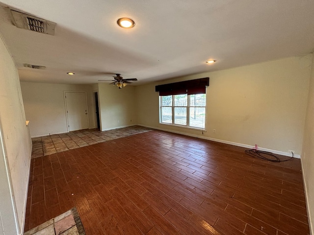 unfurnished room featuring ceiling fan