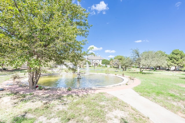 209 Bayberry Pkwy, Midland, TX 79705 - surrounding community featuring a yard