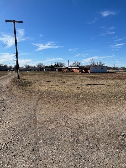 126 Coliseum Dr, Snyder, TX 79549 - view of yard