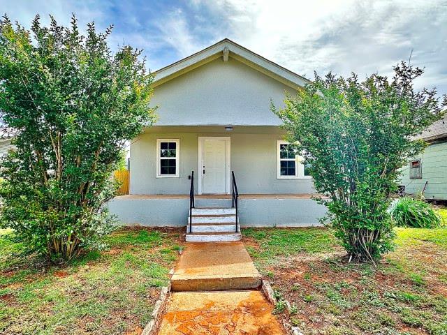1004 Oak St, Sweetwater, TX 79556 - photo 1