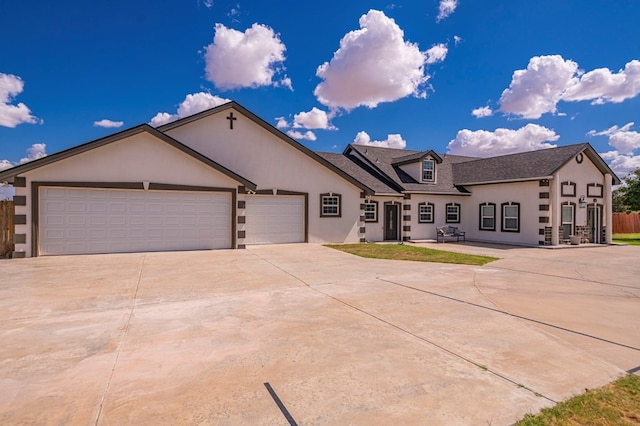 view of front facade featuring a garage