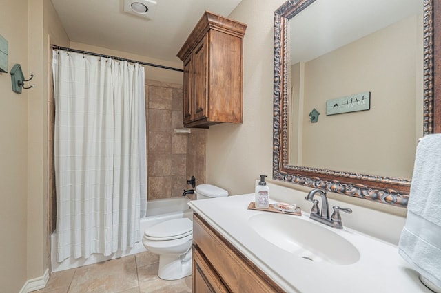 full bathroom with shower / bath combination with curtain, vanity, and toilet