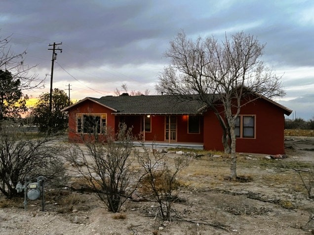 view of front of property