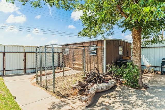 504 SW 19th St, Seminole, TX 79360 - view of outbuilding featuring a fenced backyard and a gate