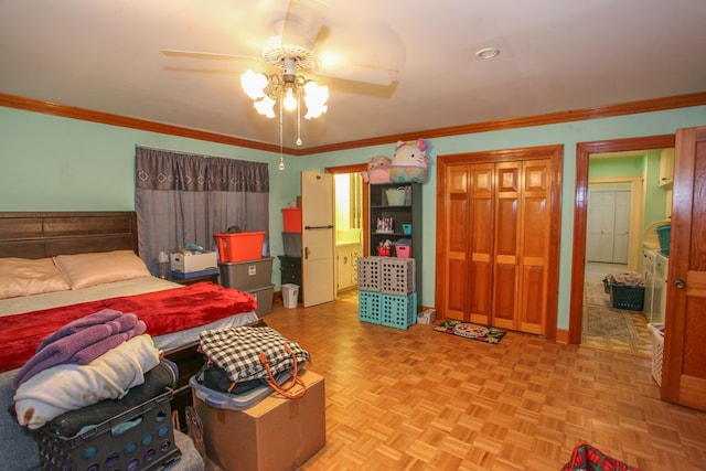 4610 Wasson Rd, Big Spring, TX 79720 - bedroom featuring crown molding, a closet, and ceiling fan