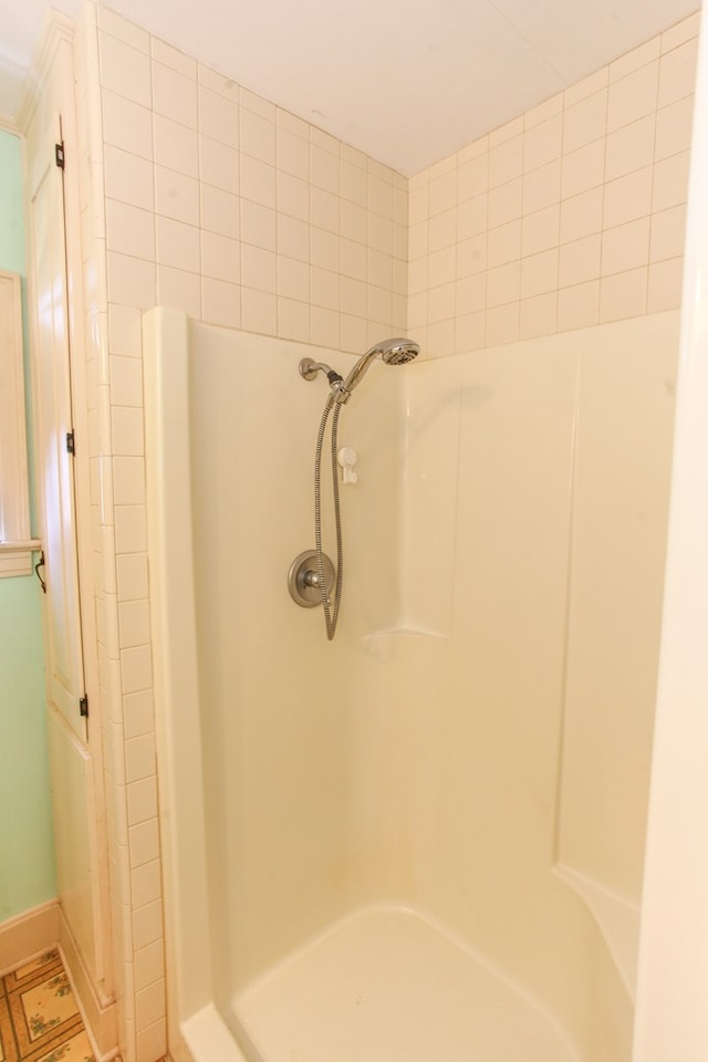 4610 Wasson Rd, Big Spring, TX 79720 - full bathroom with a shower