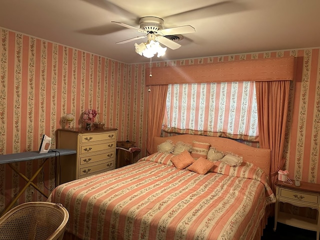 bedroom featuring ceiling fan