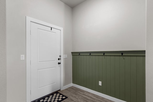 2602 Ivy Ln, Midland, TX 79705 - entryway featuring wood finished floors and baseboards