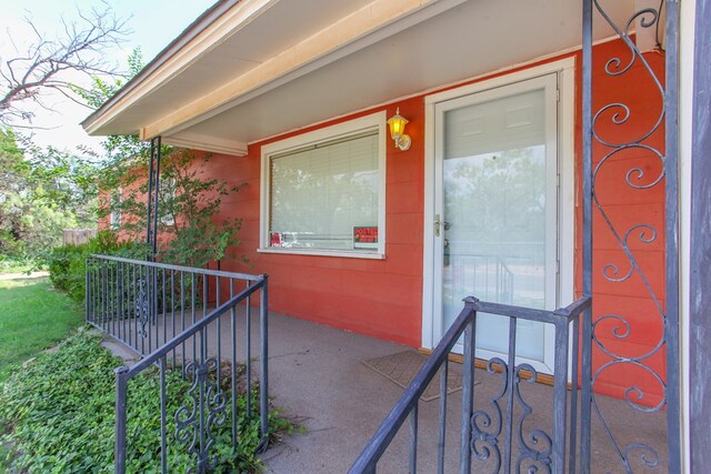 2004 State St, Big Spring, TX 79720 - entrance to property