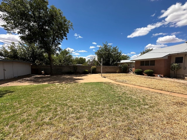 view of yard with a patio