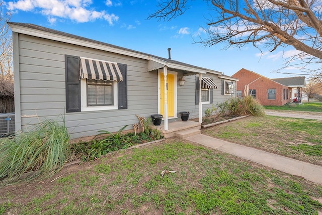 611 Storey Ave, Midland, TX 79703 - view of bungalow-style house