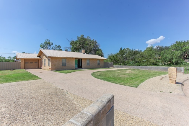2315 Brent St, Big Spring, TX 79720 - photo 2
