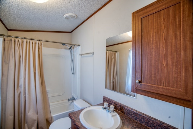 1828 S Redbud St, Pecos, TX 79772 - full bath with crown molding, a textured ceiling, vanity, toilet, and shower / tub combo with curtain