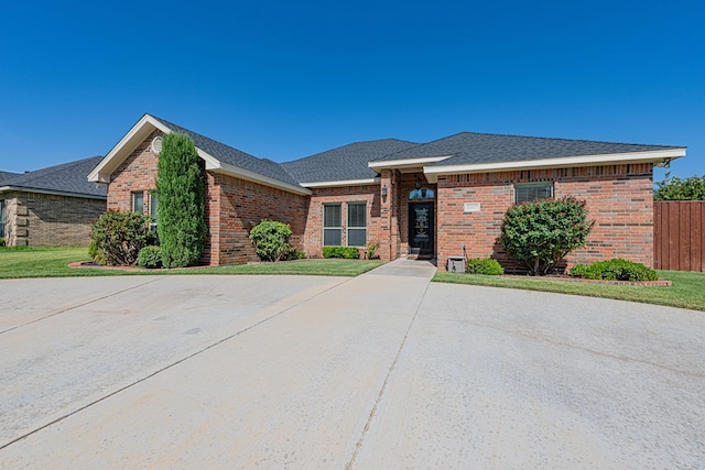 5007 Apple Creek Rd, Midland, TX 79706 - photo 2