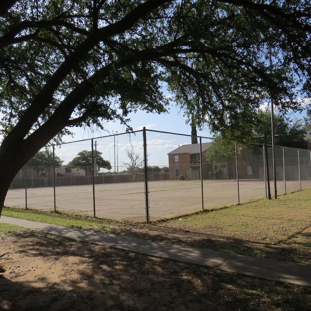 4700 Boulder Ave Unit 611, Midland, TX 79707 - view of tennis court