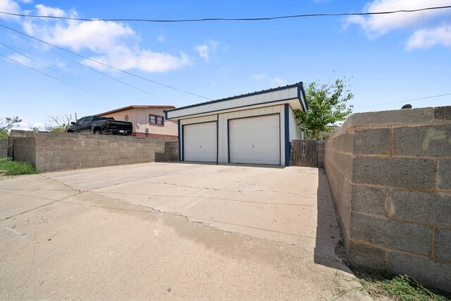 601 Caylor Dr, Big Spring, TX 79720 - view of detached garage