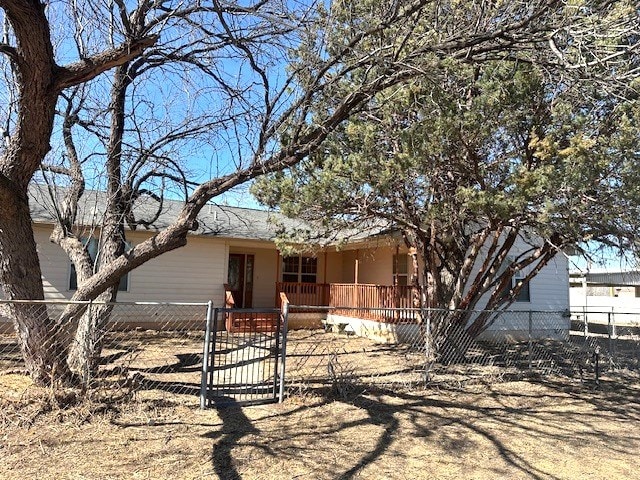 view of front facade with covered porch