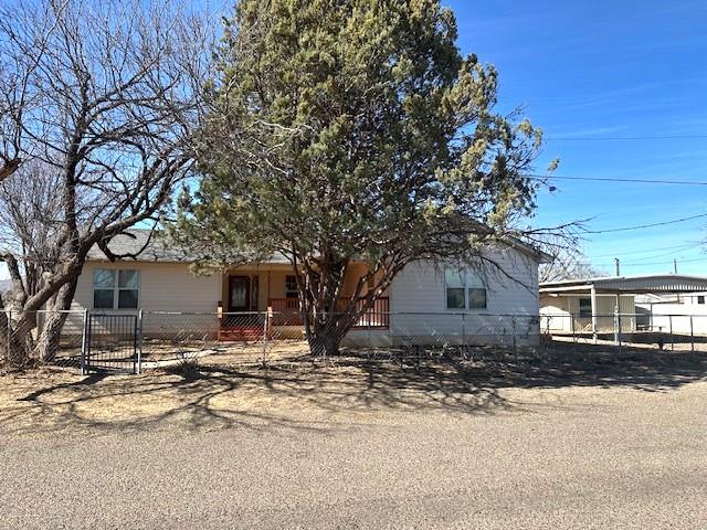 305 S 14th St, Alpine, TX 79830 - view of front of property with a fenced front yard