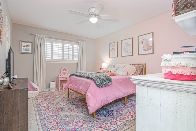 bedroom with a ceiling fan