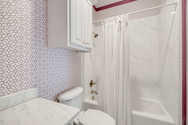 801 Keystone Ct, Midland, TX 79705 - bathroom featuring shower / tub combo with curtain, toilet, vanity, wallpapered walls, and ornamental molding