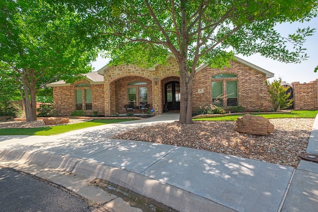 801 Keystone Ct, Midland, TX 79705 - traditional-style home with brick siding