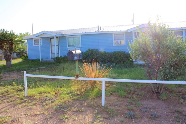 view of front of property