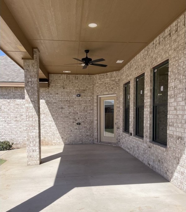 view of patio with a ceiling fan