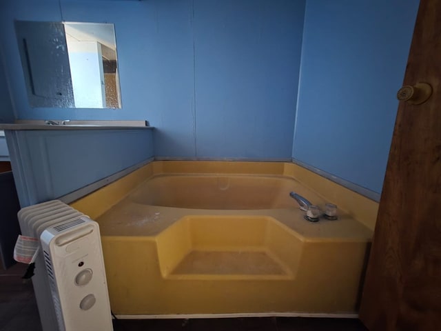 6208 E County Rd 84, Midland, TX 79706 - bathroom featuring a garden tub