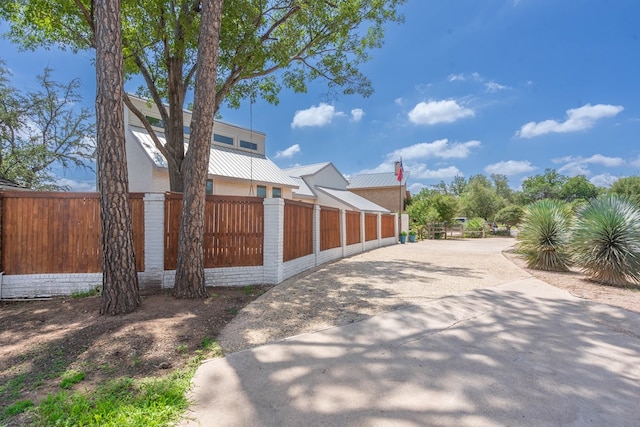 1422 Lanham St, Midland, TX 79701 - photo 4