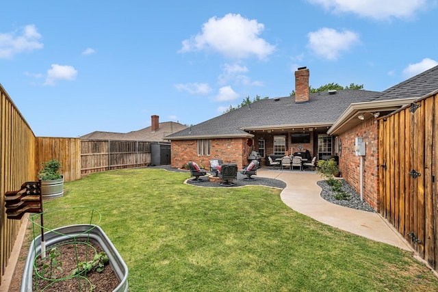 view of yard featuring a patio and an outdoor hangout area