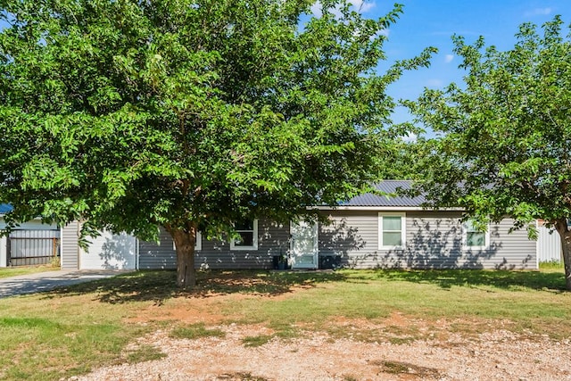 304 SW 16th St, Seminole, TX 79360 - photo 1
