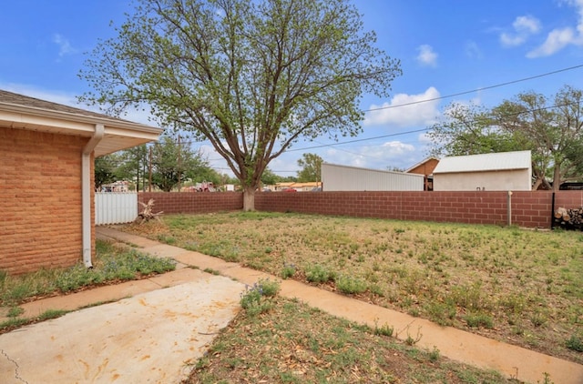 312 N Main St, Coahoma, TX 79511 - view of yard with fence