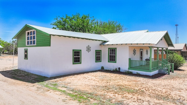 view of front of house with a porch