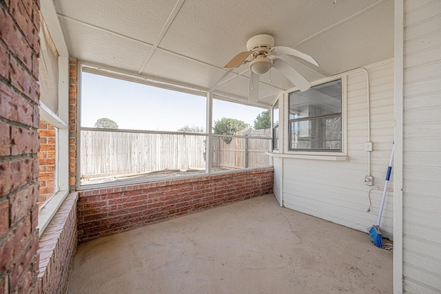 view of patio featuring a ceiling fan