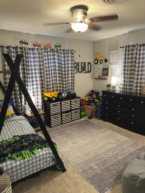 bedroom with a ceiling fan