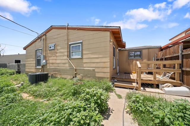 1101 Barnes Ave, Big Spring, TX 79720 - rear view of house featuring a deck