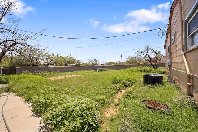 1101 Barnes Ave, Big Spring, TX 79720 - view of yard