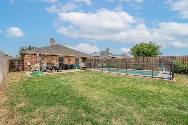 view of yard featuring a patio area
