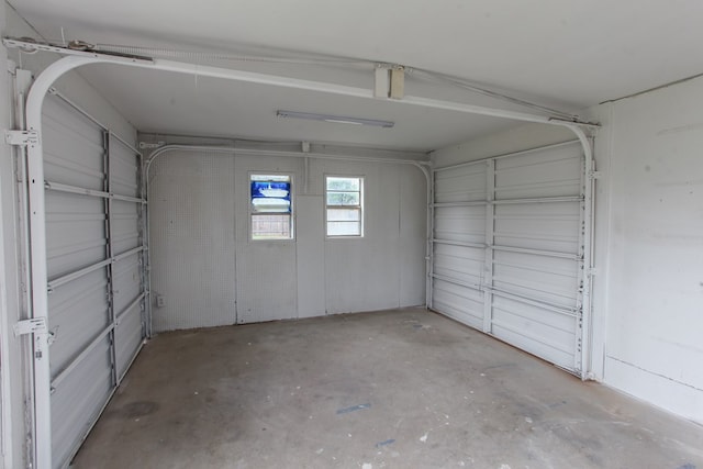 2702 Ann Dr, Big Spring, TX 79720 - view of garage