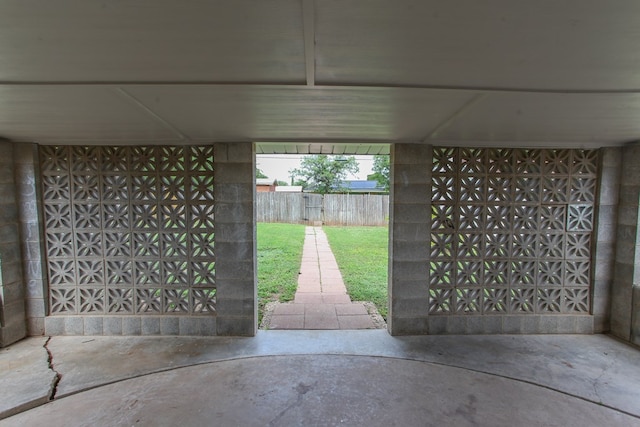 2702 Ann Dr, Big Spring, TX 79720 - view of garage