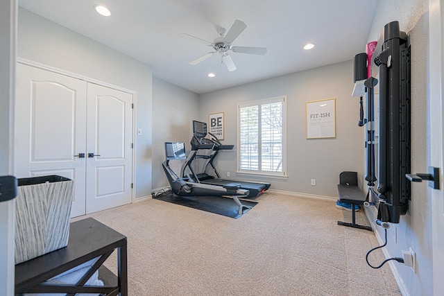 workout room featuring recessed lighting, carpet flooring, ceiling fan, and baseboards