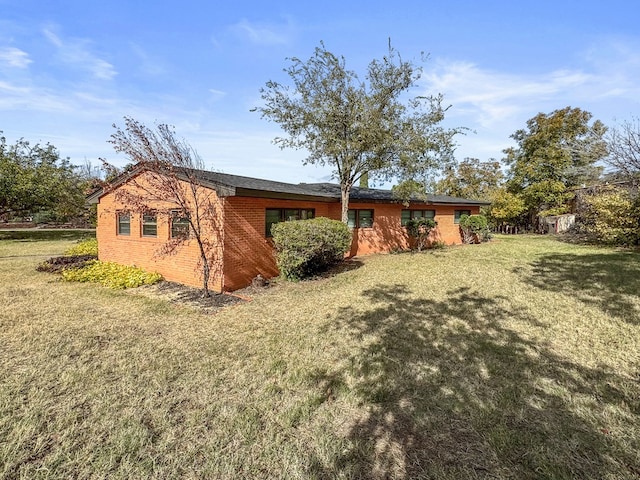 exterior space featuring a yard