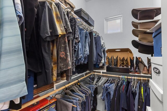 6811 Elkins Rd, Midland, TX 79705 - view of spacious closet