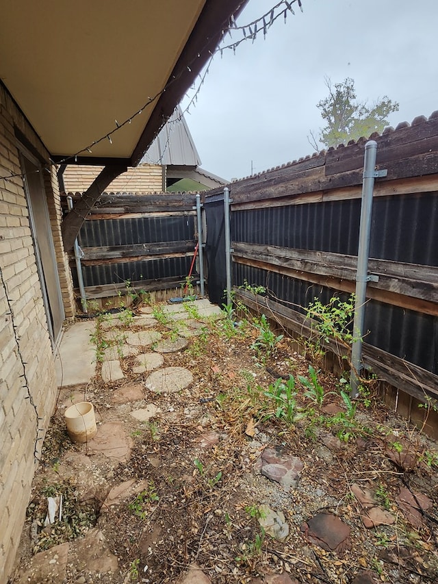 501 W Scharbauer Dr Unit 30, Midland, TX 79705 - view of yard featuring a fenced backyard