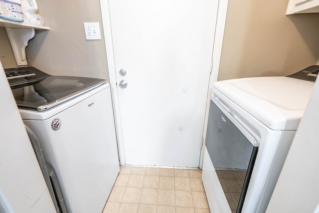 3702 W Michigan Ave, Midland, TX 79703 - laundry area with independent washer and dryer