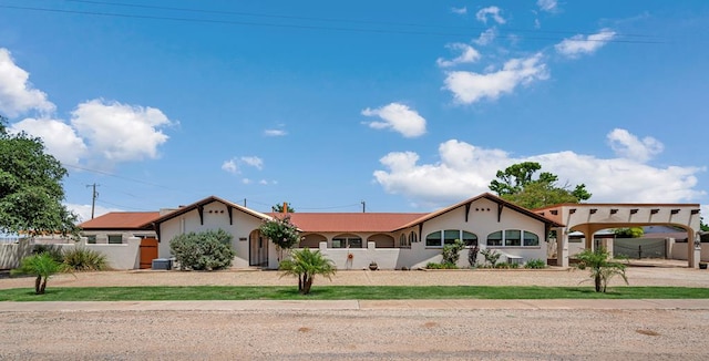 1510 W School St, Stanton, TX 79782 - view of front of house with curved driveway and stucco siding