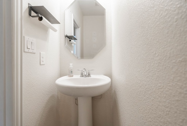 4906 Meadowside St, Midland, TX 79705 - bathroom featuring a sink