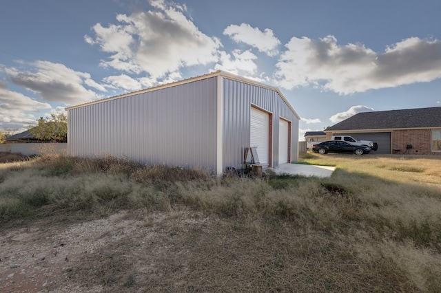 view of outdoor structure with an outdoor structure