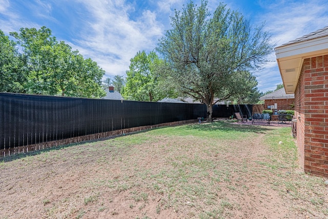 view of yard featuring a patio