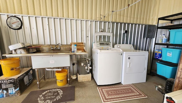 24501 S County Rd 1210, Midland, TX 79706 - laundry room with washer and dryer